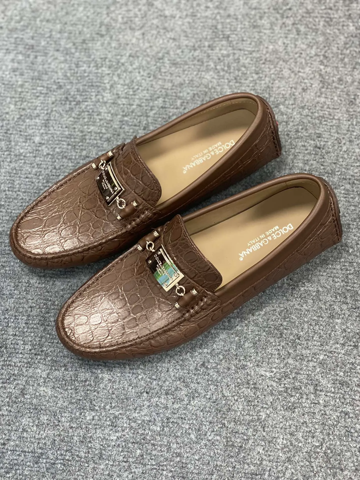 Men's Men's Shoes Men's Men's Shoes 💰700 new style "DG Duban Spring New Casual Driving Shoes" latest hot style, top brand luxury ~ purchasing agency, top quality ~.  The upper is made of imported original cowhide with fine workmanship. The original stylish and stylish soft rubber wear-resistant and non-slip outsole is light and comfortable on the feet. The real thing looks better in real life, 38-45